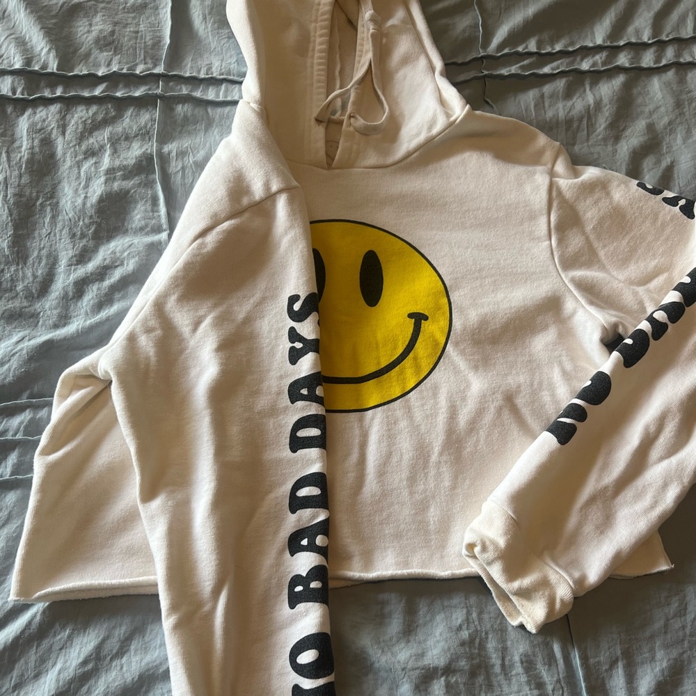 ‘No Bad Days’ BDG/Urban Outfitters cropped hoodie. Size Large